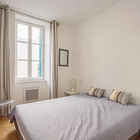 Moderne En Plein Centre Et Proche De La Biarritz